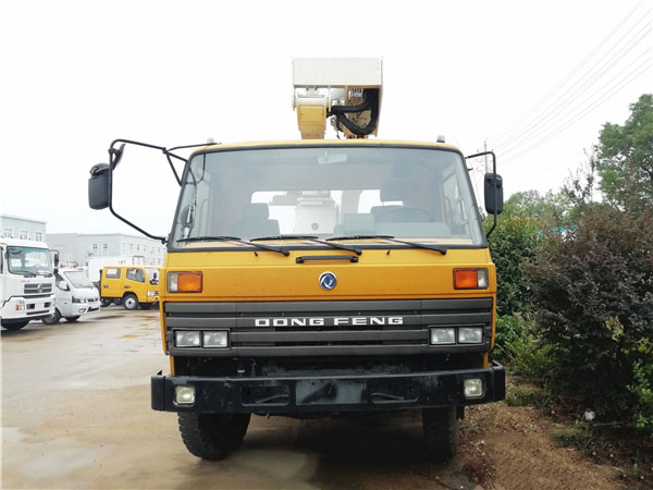 你見(jiàn)過(guò)四驅的高空作業(yè)車(chē)嗎？