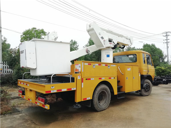 你見(jiàn)過(guò)四驅的高空作業(yè)車(chē)嗎？