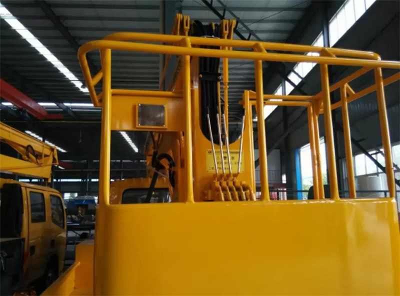 東風(fēng)雙排高空作業(yè)車(chē)｛12米.14米.16米｝
