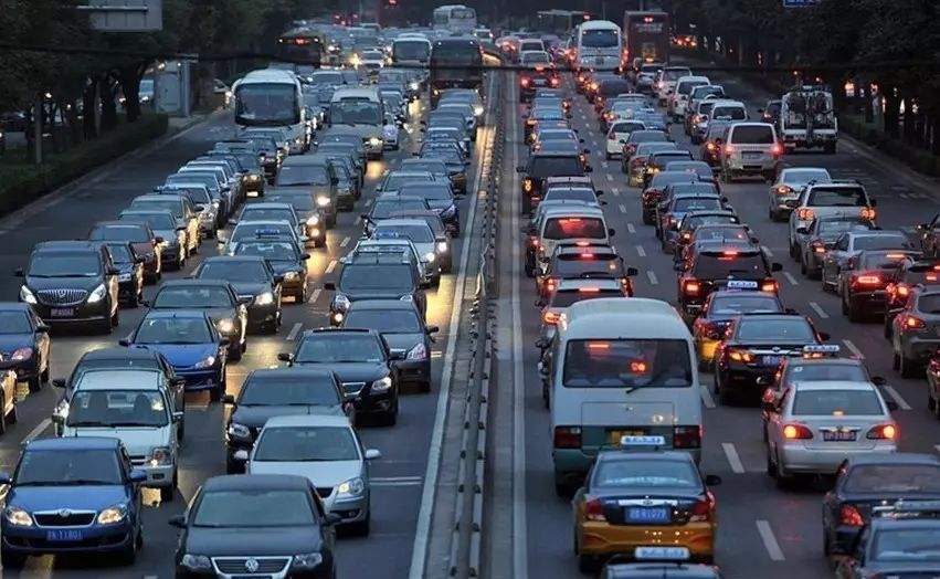 如何預防汽車(chē)自燃，萬(wàn)一發(fā)生自燃該怎么辦？