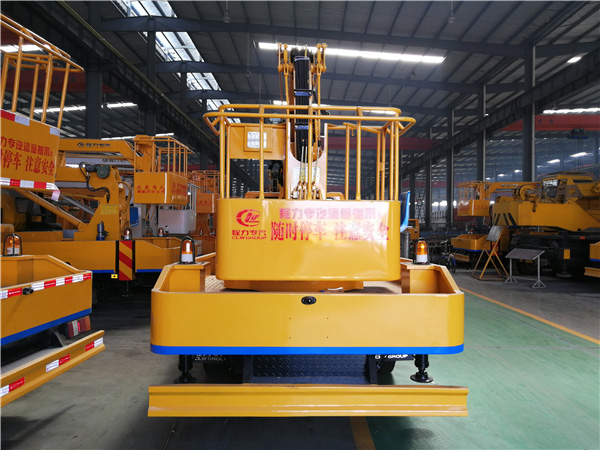 江鈴藍牌12米高空作業(yè)車(chē)