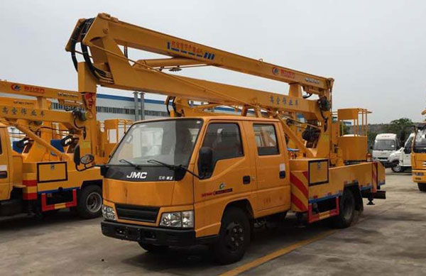 江鈴14米折臂式高空作業(yè)車(chē)