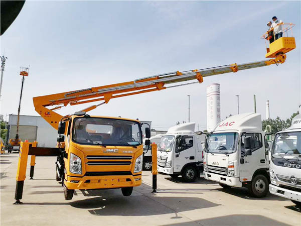 如何讓高空作業(yè)車(chē)空調快速制冷