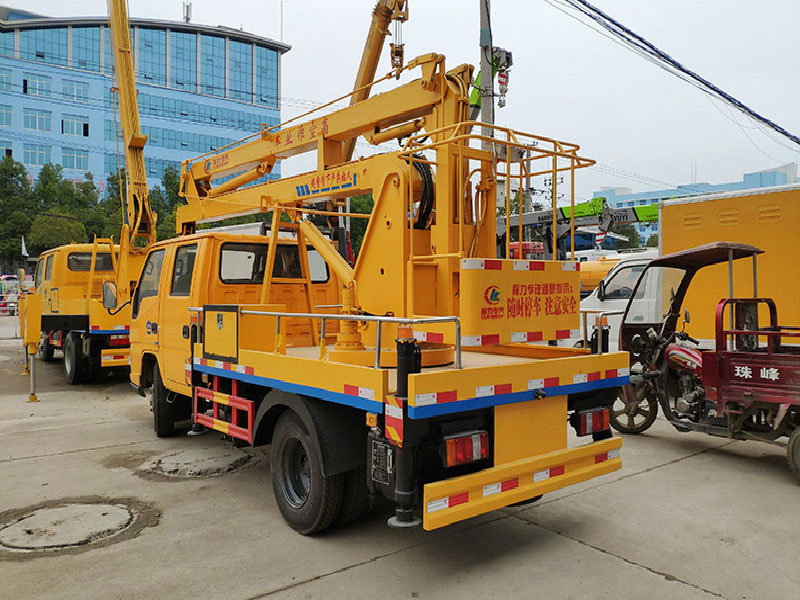 國六江鈴12米藍牌高空作業(yè)車(chē)廠(chǎng)家直銷(xiāo)
