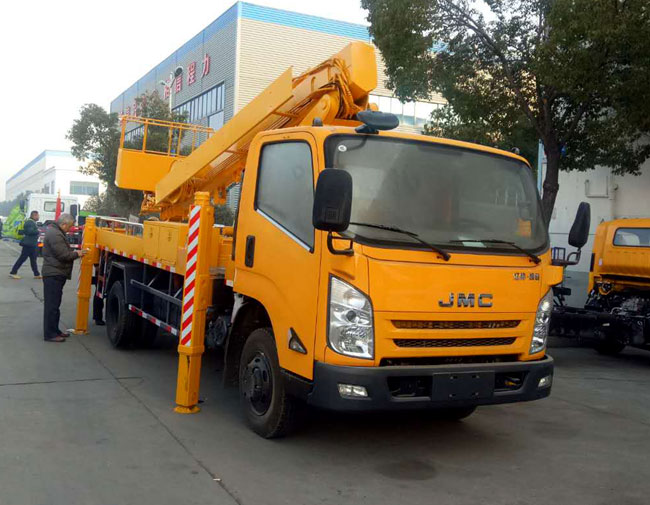 江鈴凱銳20米伸縮臂式高空作業(yè)車(chē)