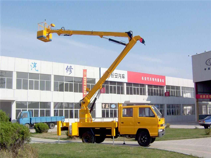 高空作業(yè)車(chē)的無(wú)奈與支搭腳手架的現實(shí)