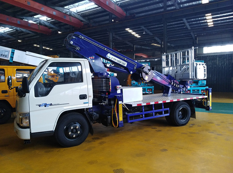 直臂高空作業(yè)車(chē)和折疊式高空作業(yè)車(chē)哪款更好