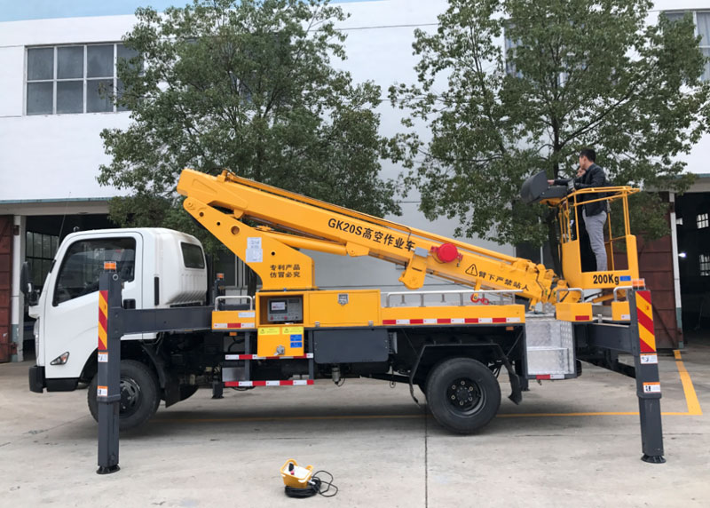 江鈴12-20米單排伸縮臂高空作業(yè)車(chē)
