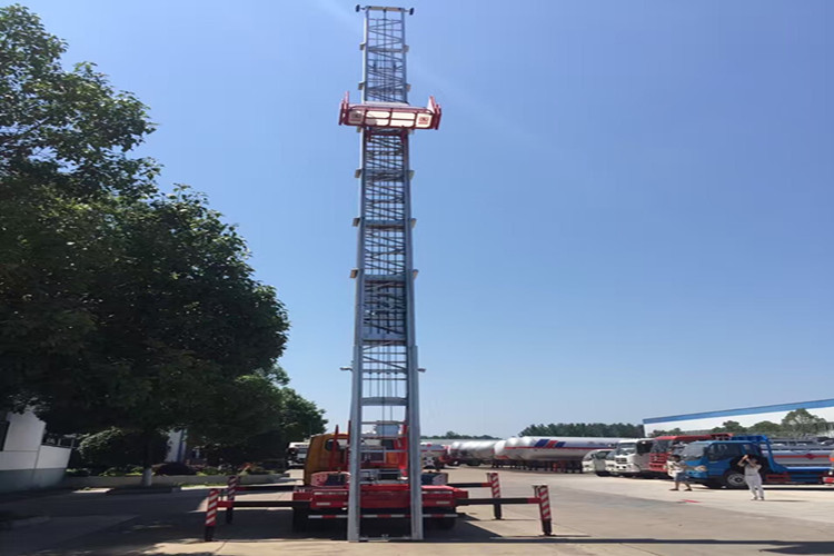 江鈴28米云梯搬家高空作業(yè)車(chē)