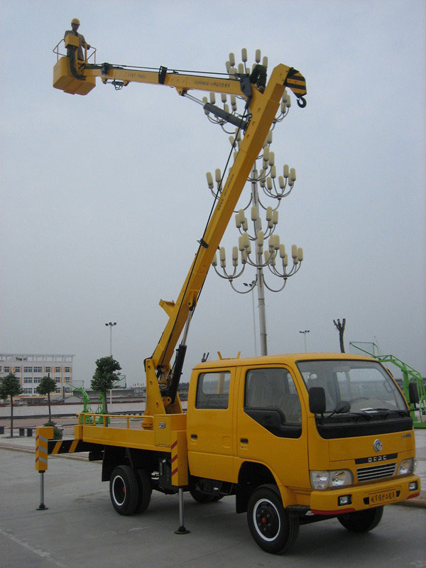 2021全新曲臂高空作業(yè)車(chē)報價(jià)