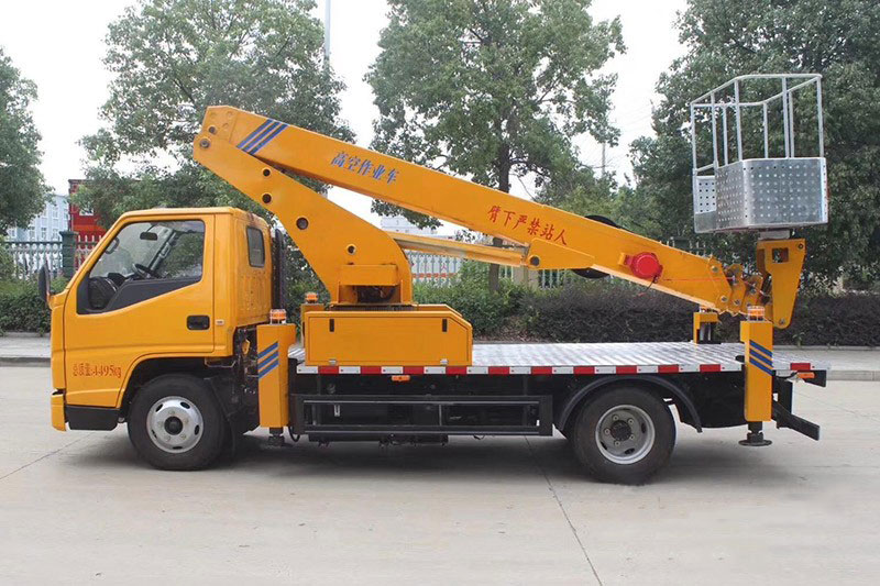 21米高空作業(yè)車(chē)發(fā)車(chē)成功