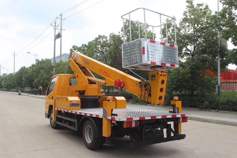 21米高空作業(yè)車(chē)發(fā)車(chē)成功