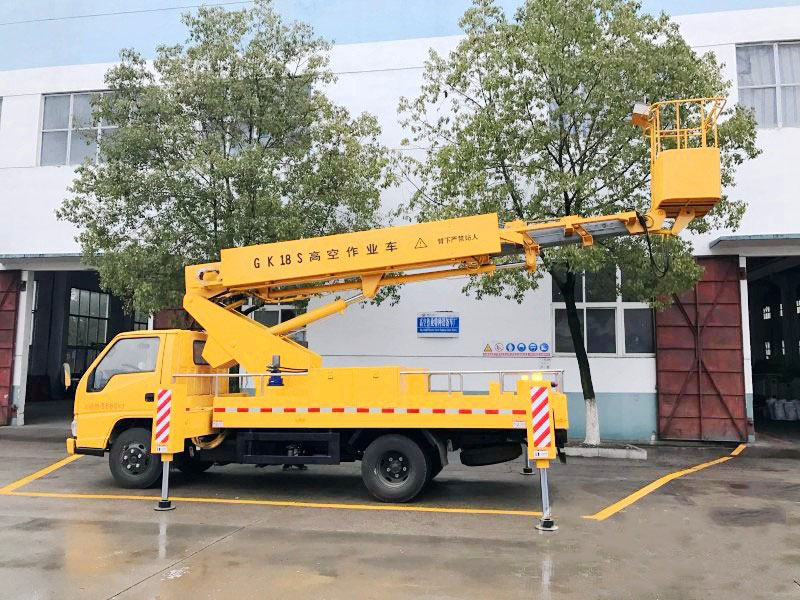 順達18米直臂式高空作業(yè)車(chē)動(dòng)態(tài)