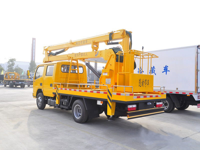 放國六14米折臂高空作業(yè)車(chē)