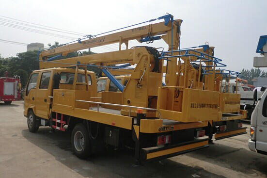 直臂高空作業(yè)車(chē)和折疊式高空作業(yè)車(chē)哪款更好