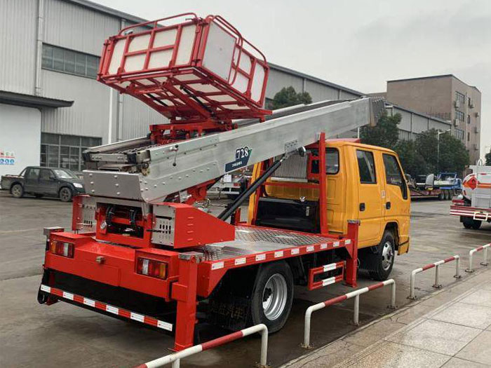 國六云梯高空車(chē)-江鈴上料云梯車(chē)