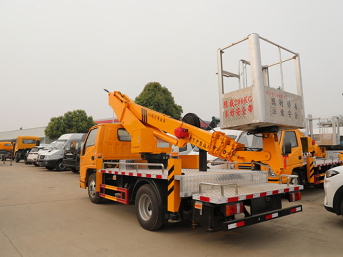 21米的高空作業(yè)車(chē)可以上藍牌嗎