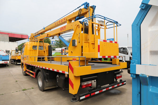 新款東風(fēng)多利卡D7國六18米折疊臂式高空作業(yè)車(chē)