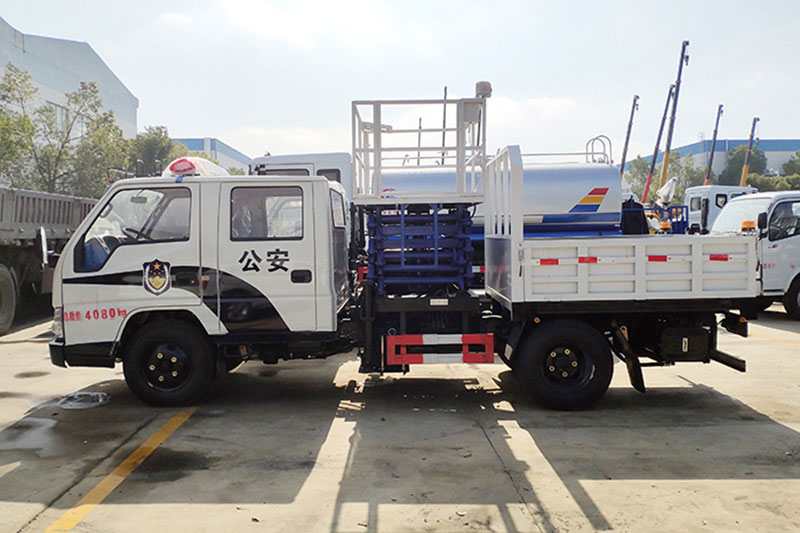 江鈴8米-12米剪叉式高空作業(yè)車(chē)