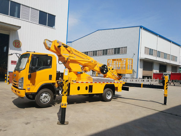 慶鈴32米伸縮臂高空作業(yè)車(chē)