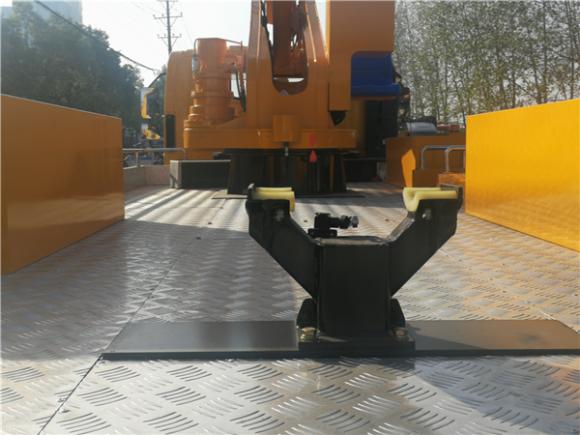 工地高空作業(yè)車(chē)-國六藍牌26米高空作業(yè)車(chē)