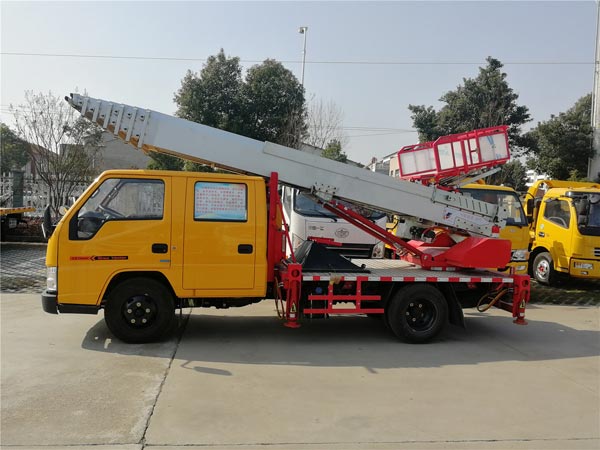 28米高空云梯作業(yè)車(chē)圖片展