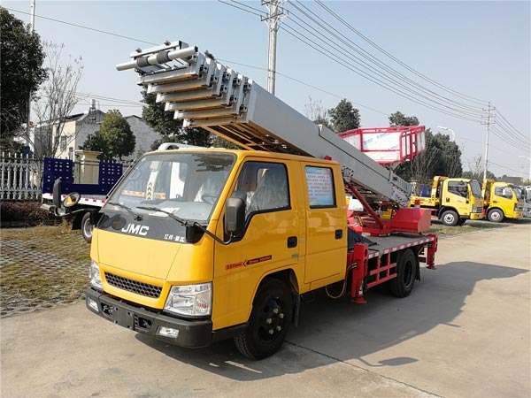 28米高空云梯作業(yè)車(chē)圖片展
