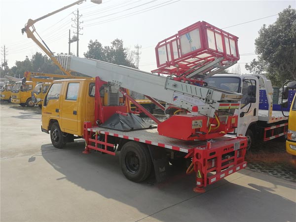 28米高空云梯作業(yè)車(chē)圖片展
