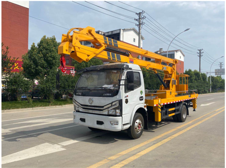 東風(fēng)多利卡18米折疊式高空作業(yè)車(chē)