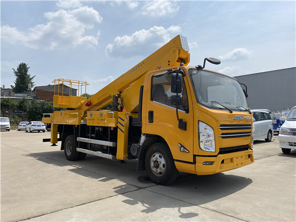 國六江鈴22米伸縮臂高空作業(yè)車(chē)發(fā)車(chē)