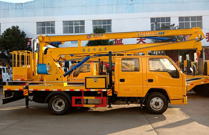 國六江鈴順達雙排座17.5米折臂式高空作業(yè)車(chē)