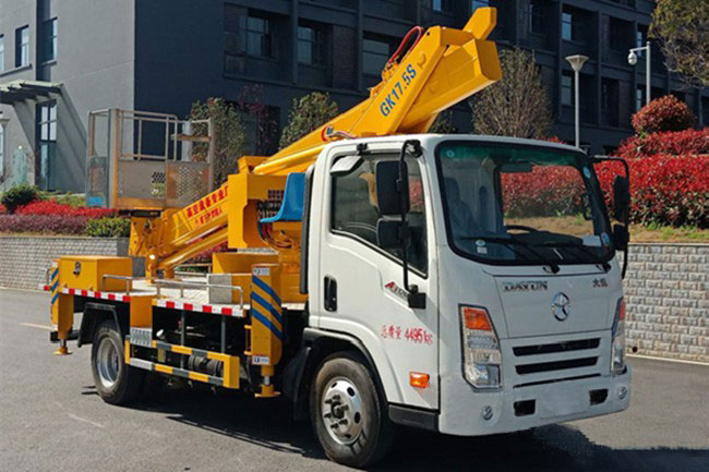 國六大運17.5米高空作業(yè)車(chē)