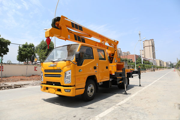 雙排13.5米折疊臂式高空作業(yè)車(chē)如何選