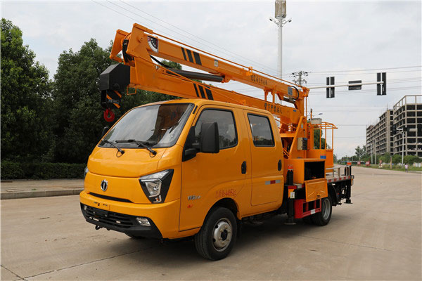 折疊臂式與直臂式高空作業(yè)車(chē)的劣勢與優(yōu)勢對比
