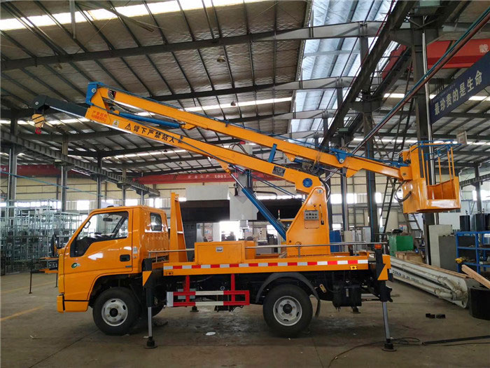 高空作業(yè)車(chē)選擇液壓油的依據