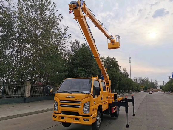江鈴國六12米藍牌高空作業(yè)車(chē)