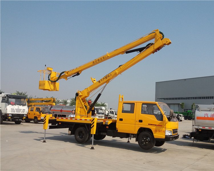 東風(fēng)雙排座14米國六高空作業(yè)車(chē)
