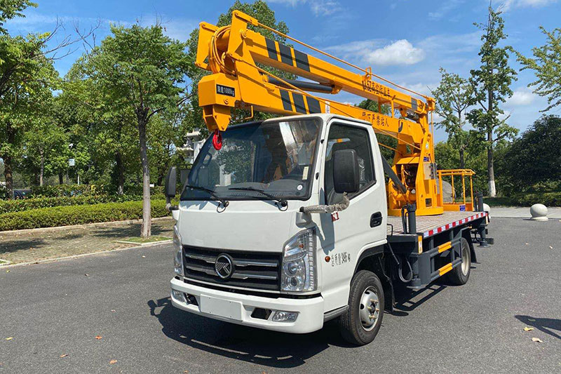 凱馬13.5米藍牌高空作業(yè)車(chē)