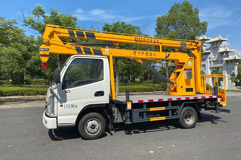 凱馬13.5米藍牌高空作業(yè)車(chē)