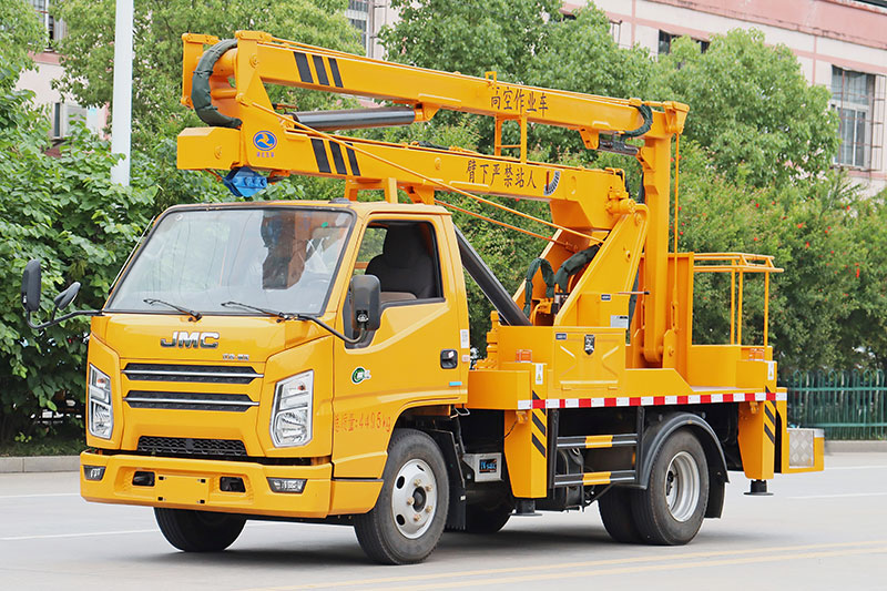 江鈴13.5米單排藍牌高空作業(yè)車(chē)