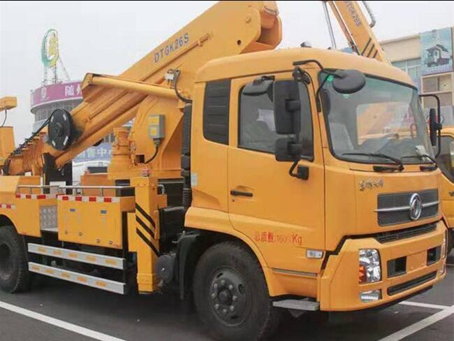 國六東風(fēng)天錦32米伸縮臂高空作業(yè)車(chē)