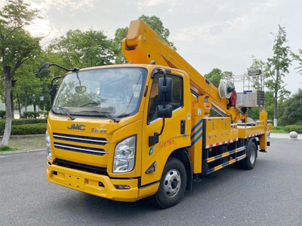 江鈴凱銳25米伸縮臂高空作業(yè)車(chē)