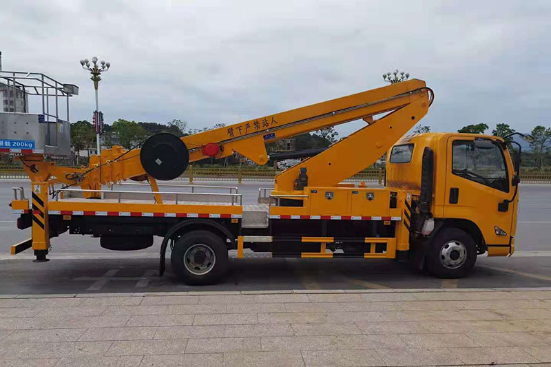 江鈴凱銳25米伸縮臂高空作業(yè)車(chē)