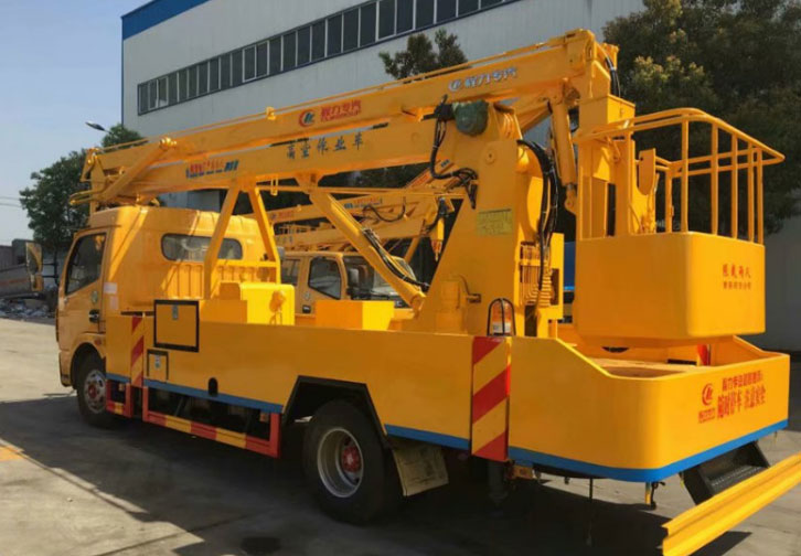 18米的東風(fēng)多利卡高空作業(yè)車(chē)