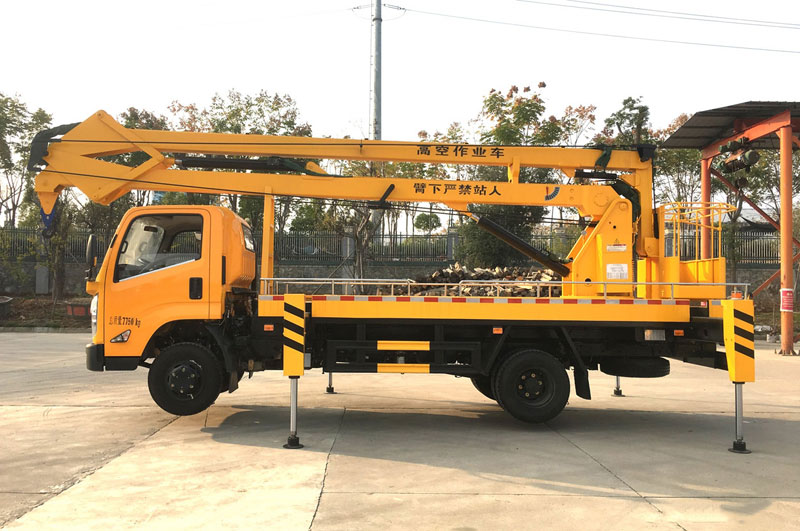 18米折臂高空作業(yè)車(chē)一輛多少錢(qián)