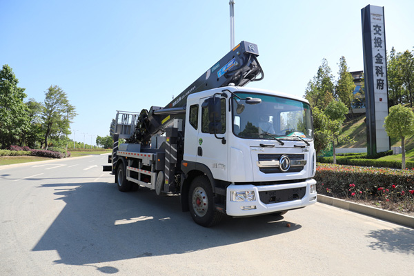 東風(fēng)D9國六45米高空作業(yè)車(chē)