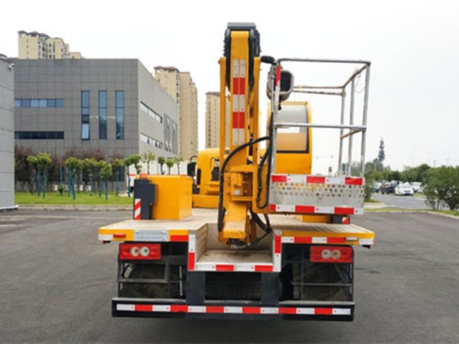 國六福田歐馬可26米直臂高空作業(yè)車(chē)公告