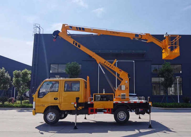 東風(fēng)多利卡13.5米高空作業(yè)車(chē)