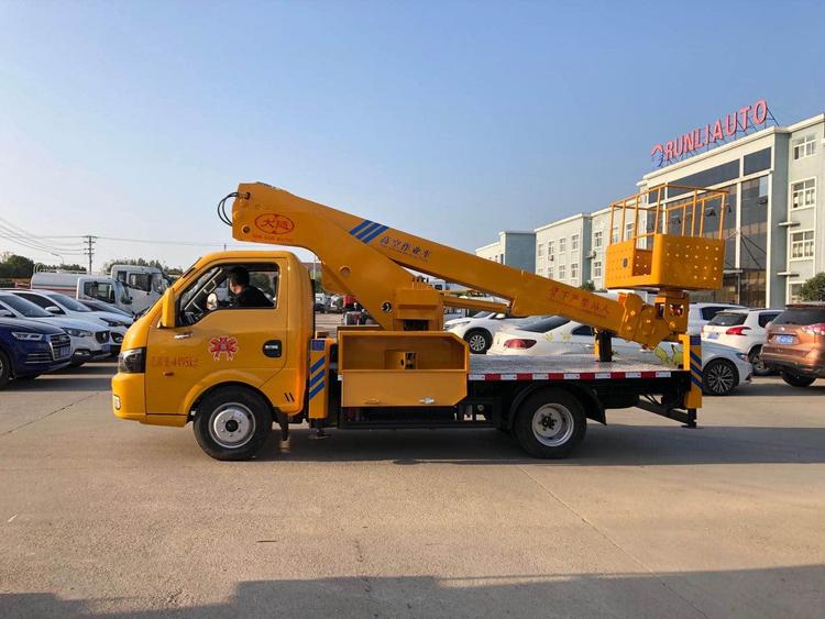 國六東風(fēng)途逸20米藍牌單排伸縮臂高空作業(yè)車(chē)