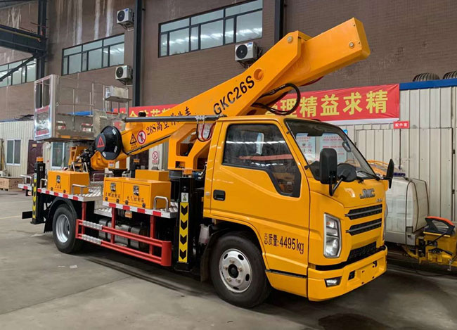 26米的江鈴順達藍牌高空作業(yè)車(chē)